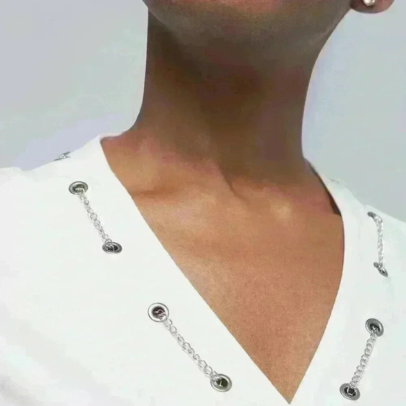 White House Black Market - Chain Detail Blouse - Picture 4 of 9